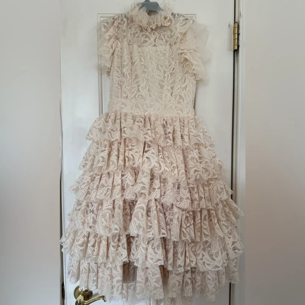 Joyfolie Ivory Lace Petticoat with Ruffle Neckline